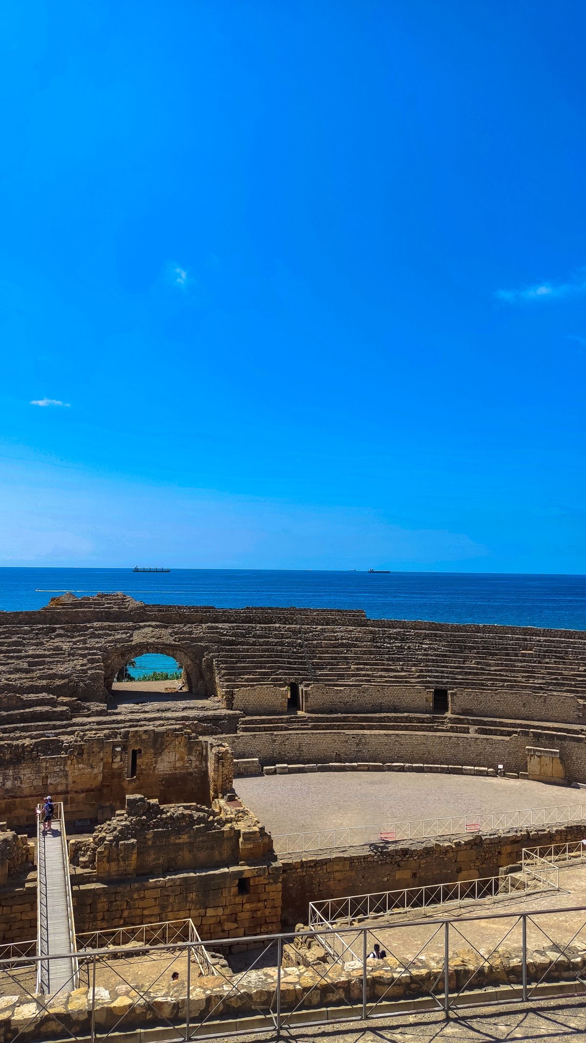 Anfiteatro romano de Tarragona frente al mar